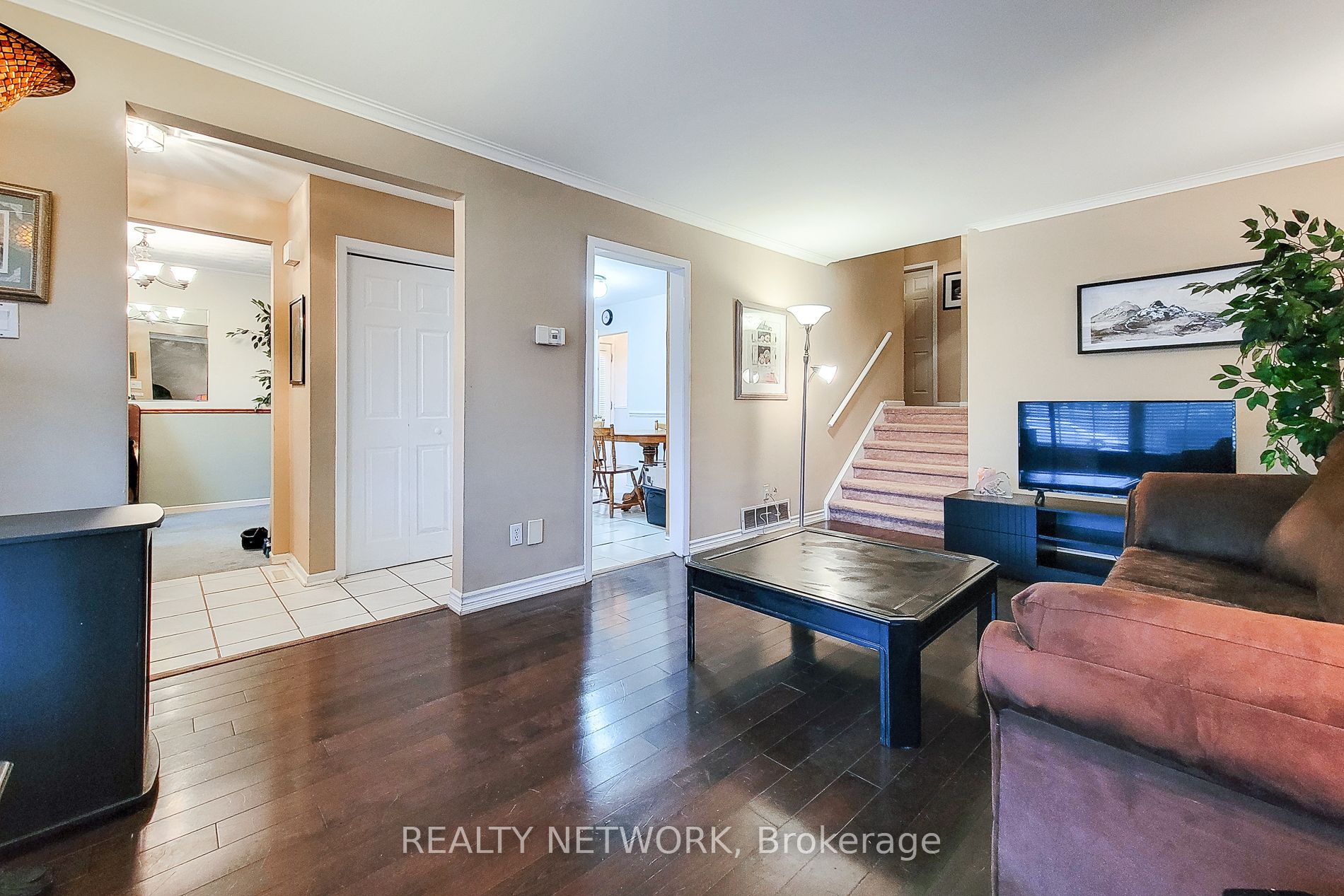 2145 Sandringham Dr