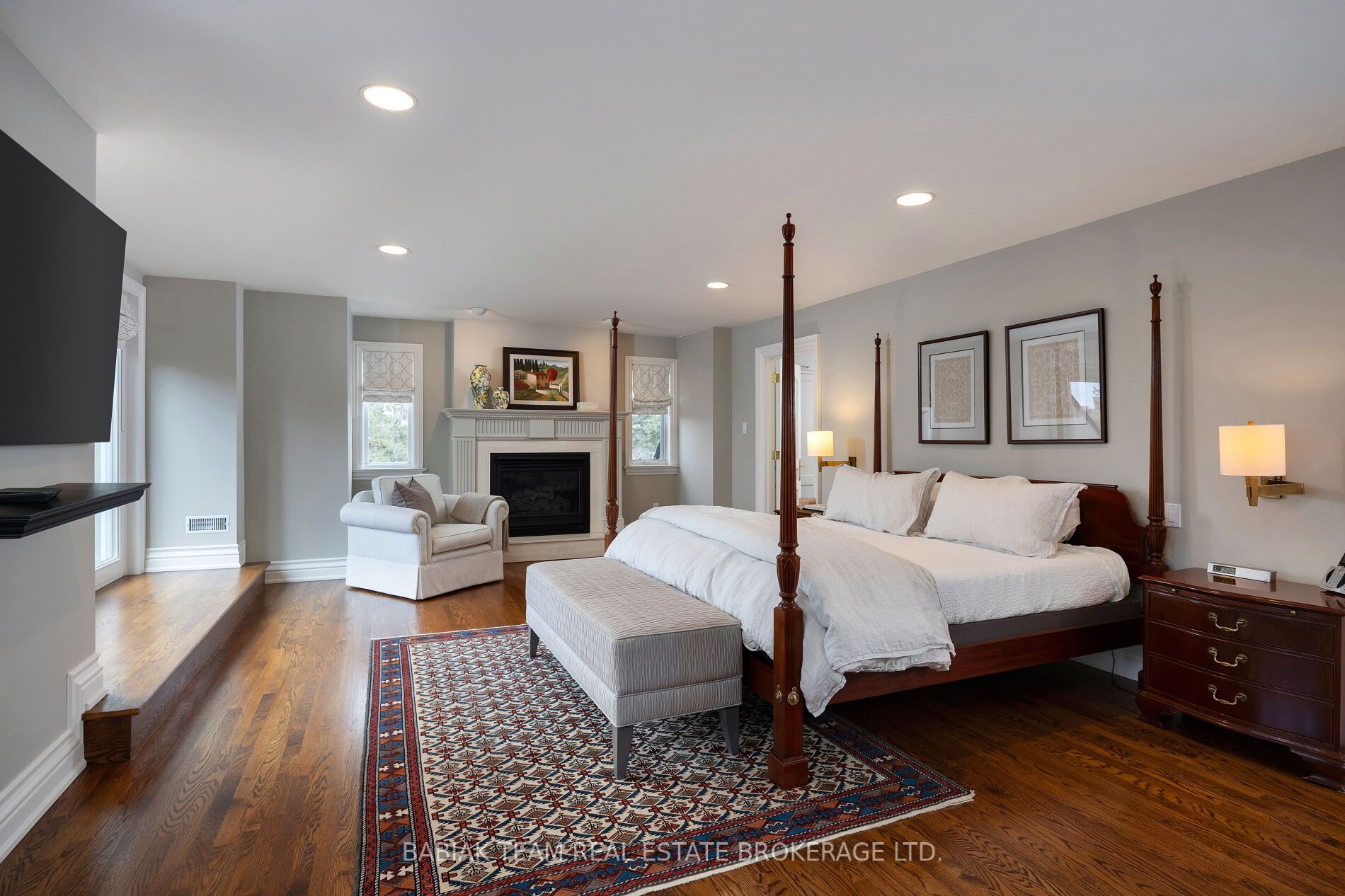 8 Country Club Drive