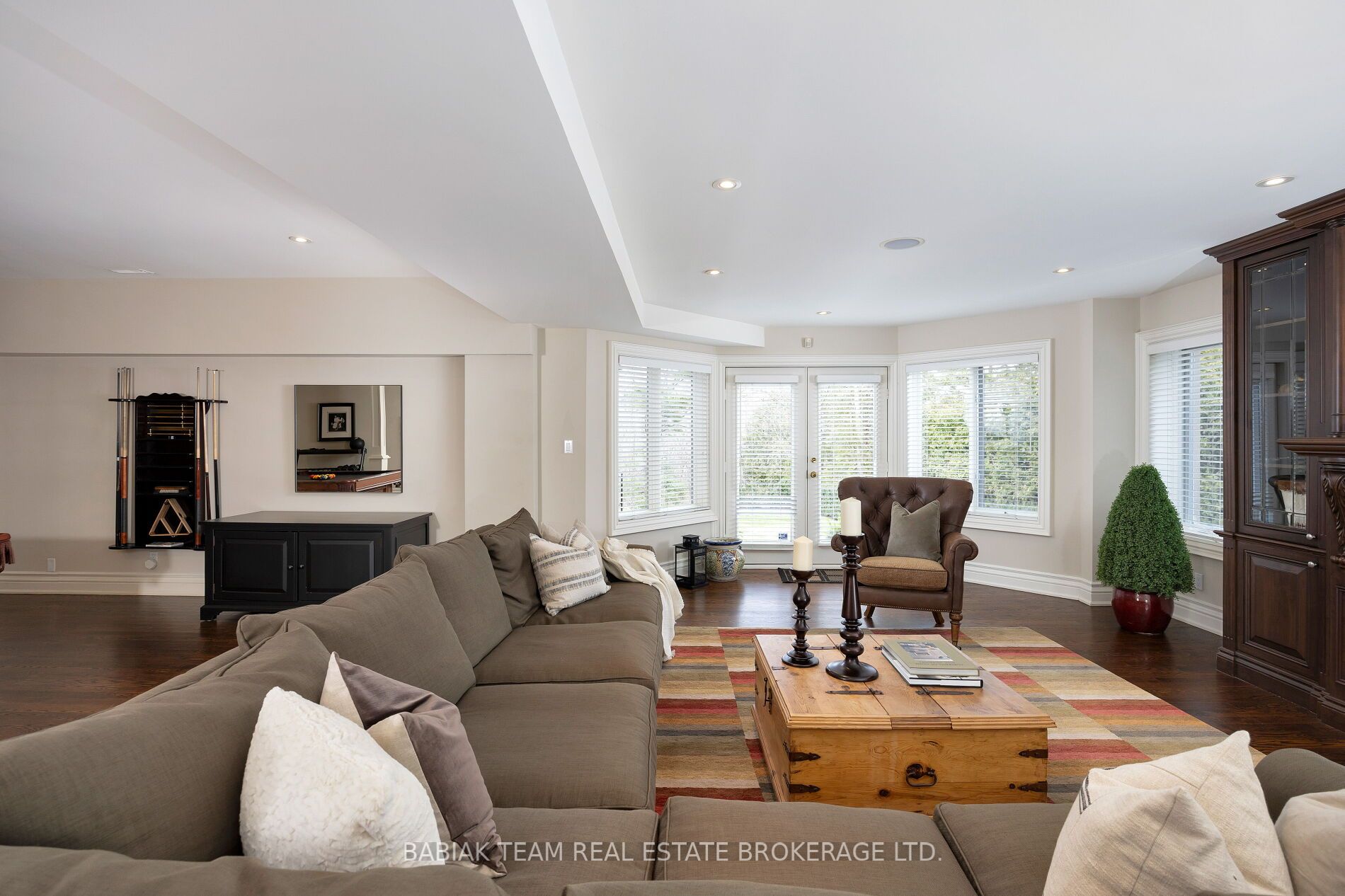 8 Country Club Drive