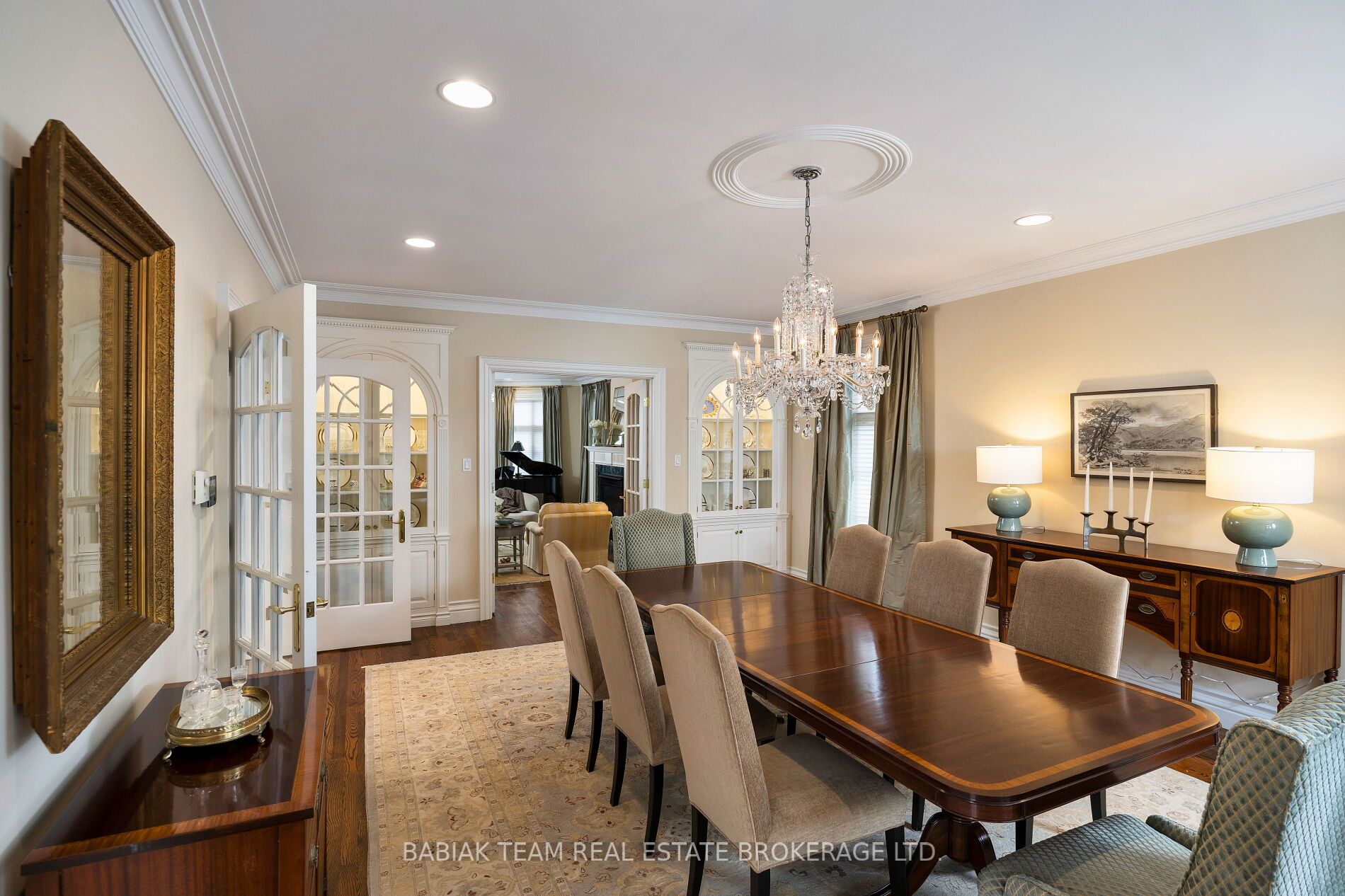 8 Country Club Drive