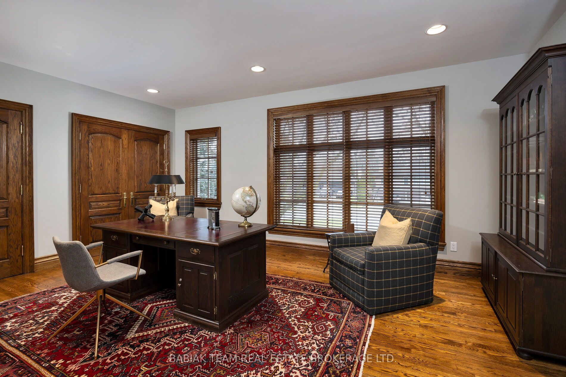8 Country Club Drive