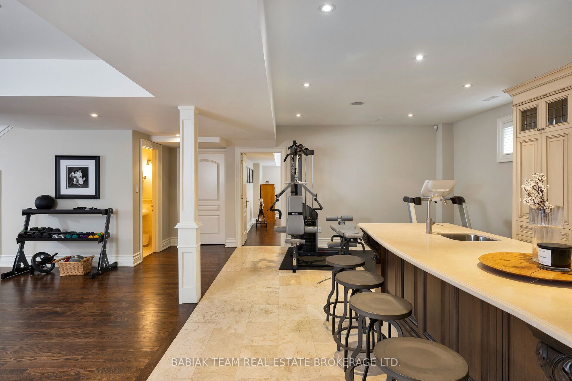 8 Country Club Drive