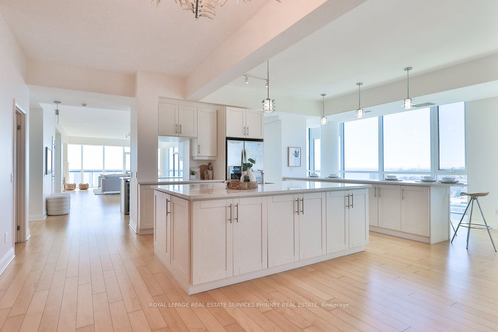 1 Hurontario Street, #2201