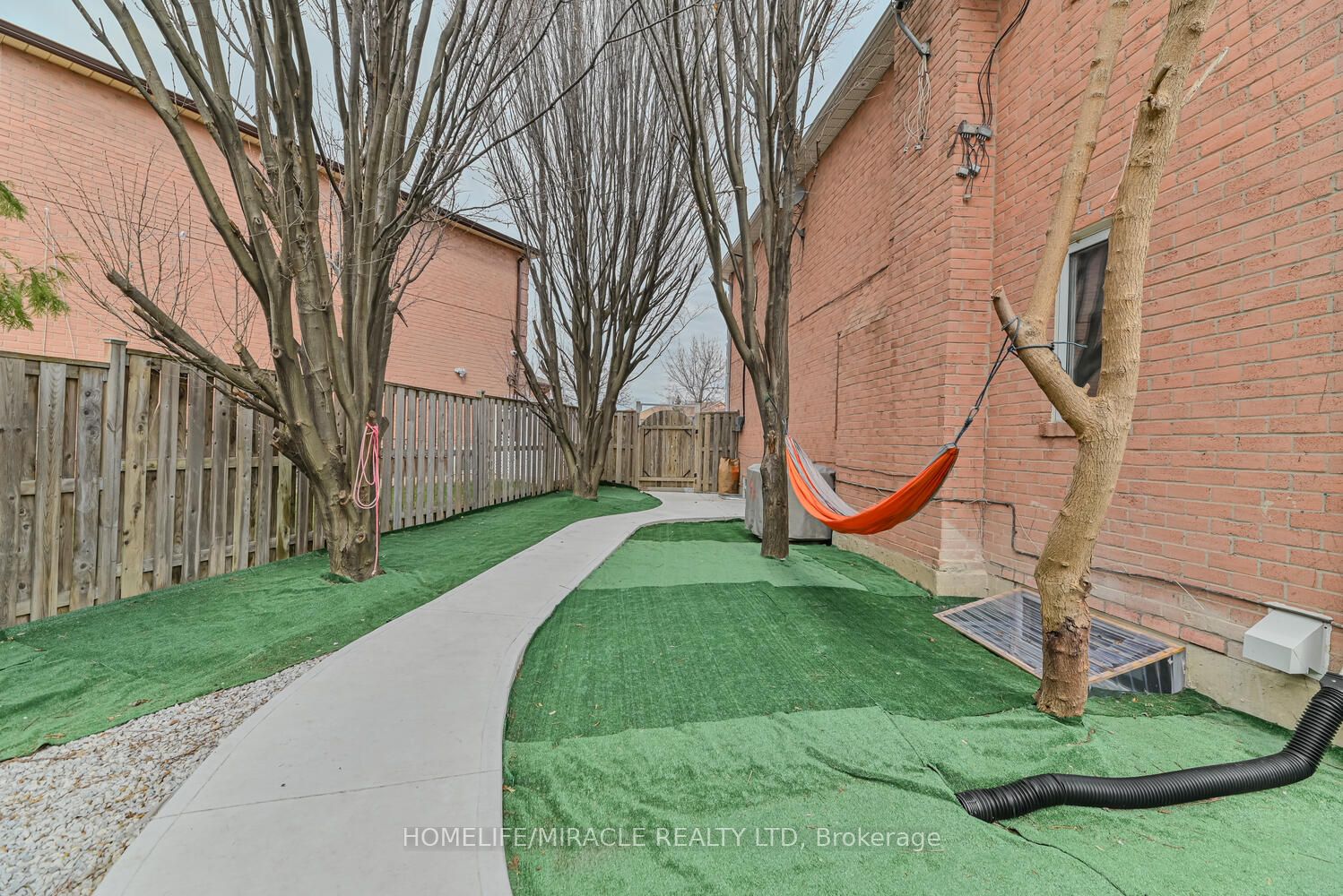 32 Plover Place