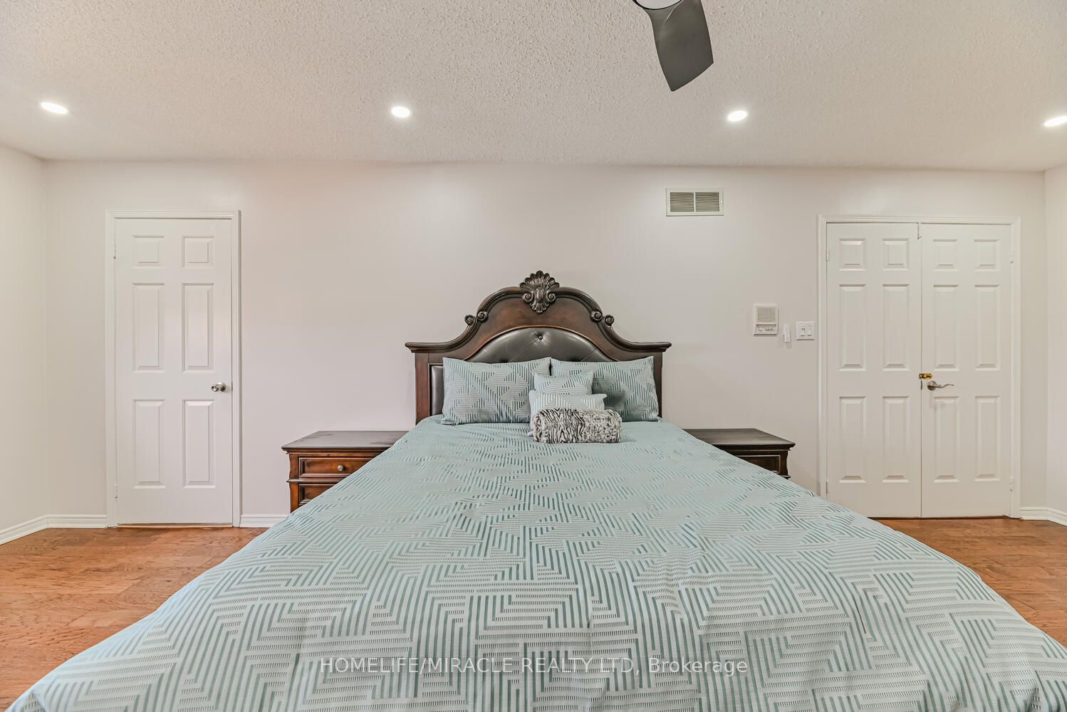 32 Plover Place