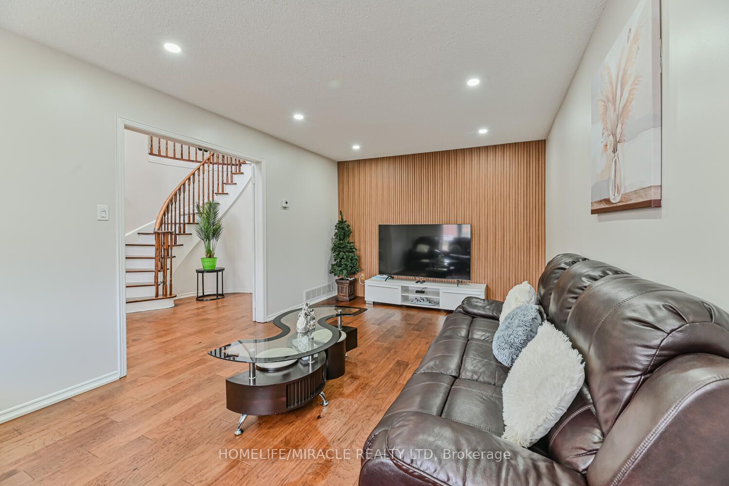 32 Plover Place