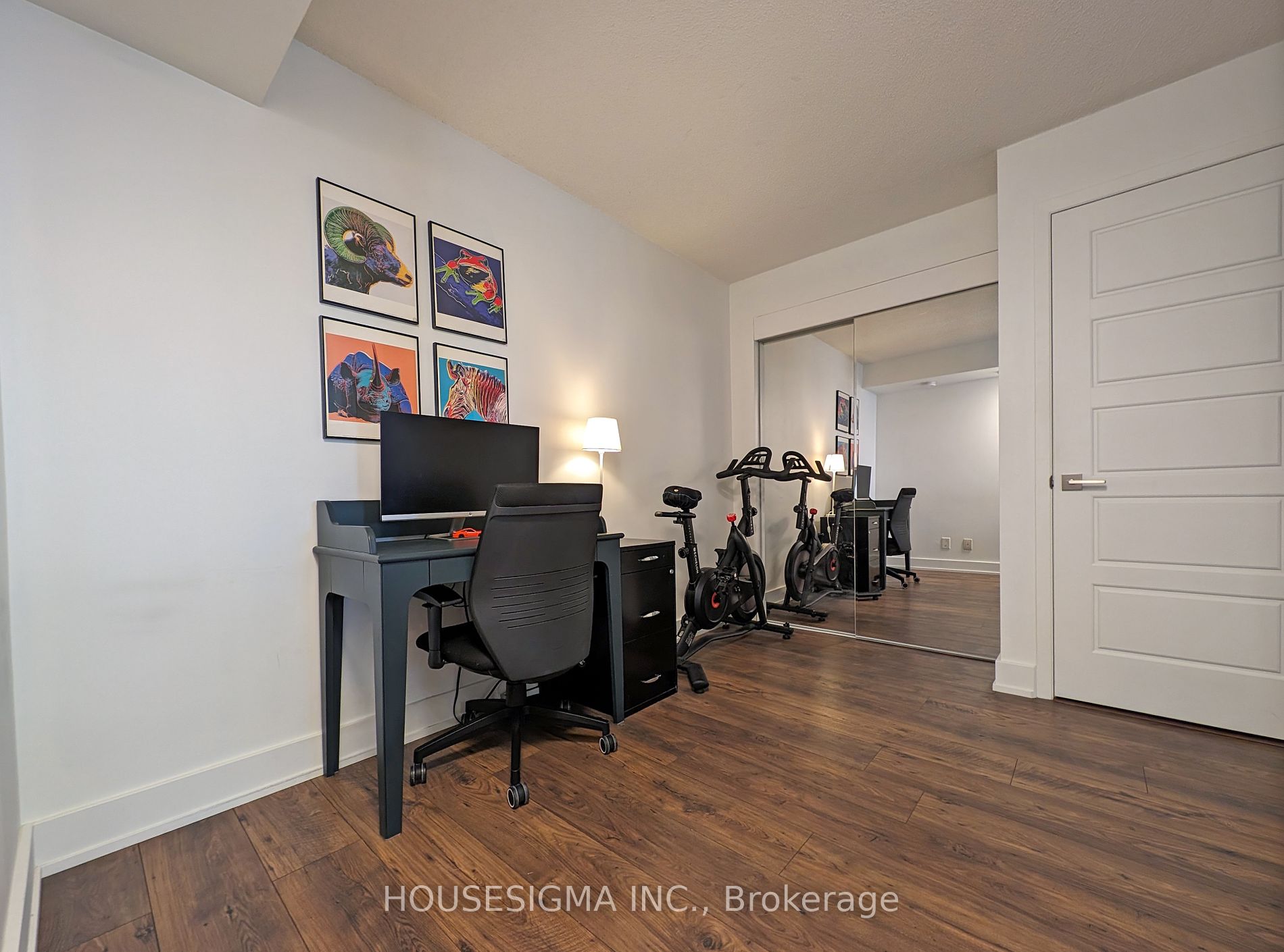 1040 The Queensway #917