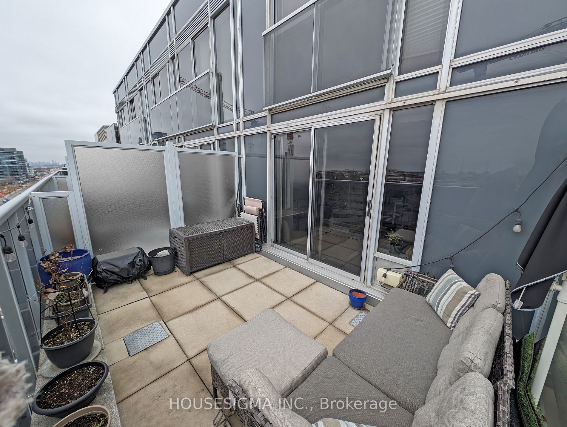1040 The Queensway #917