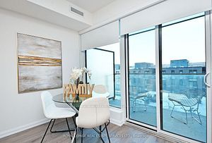 4208 Dundas St W, #323