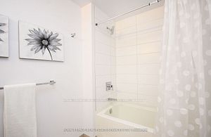 4208 Dundas St W, #323