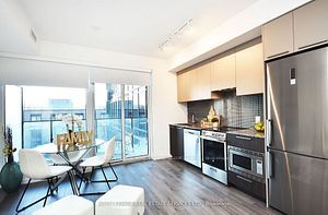4208 Dundas St W, #323