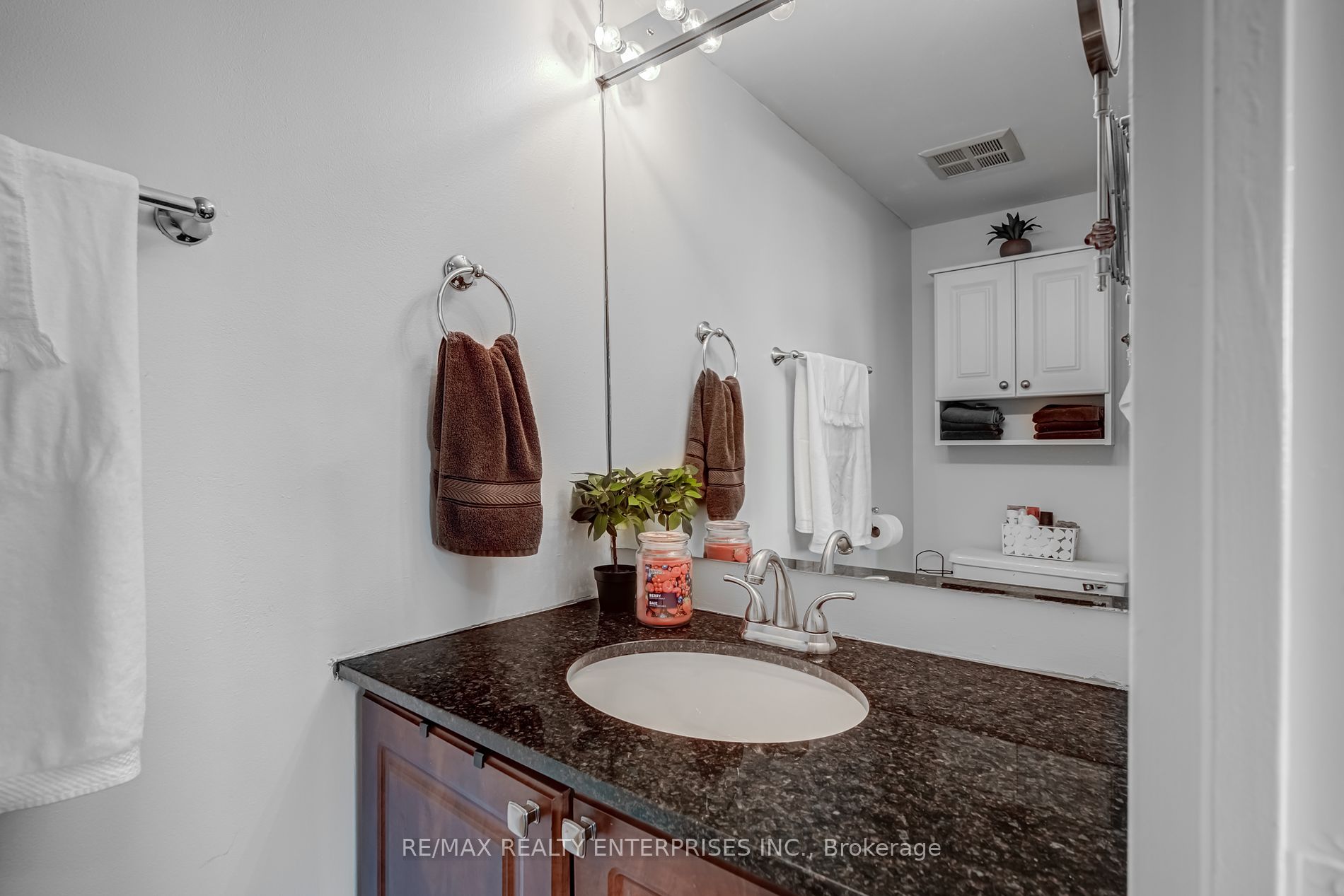 10 Laurelcrest St, #802