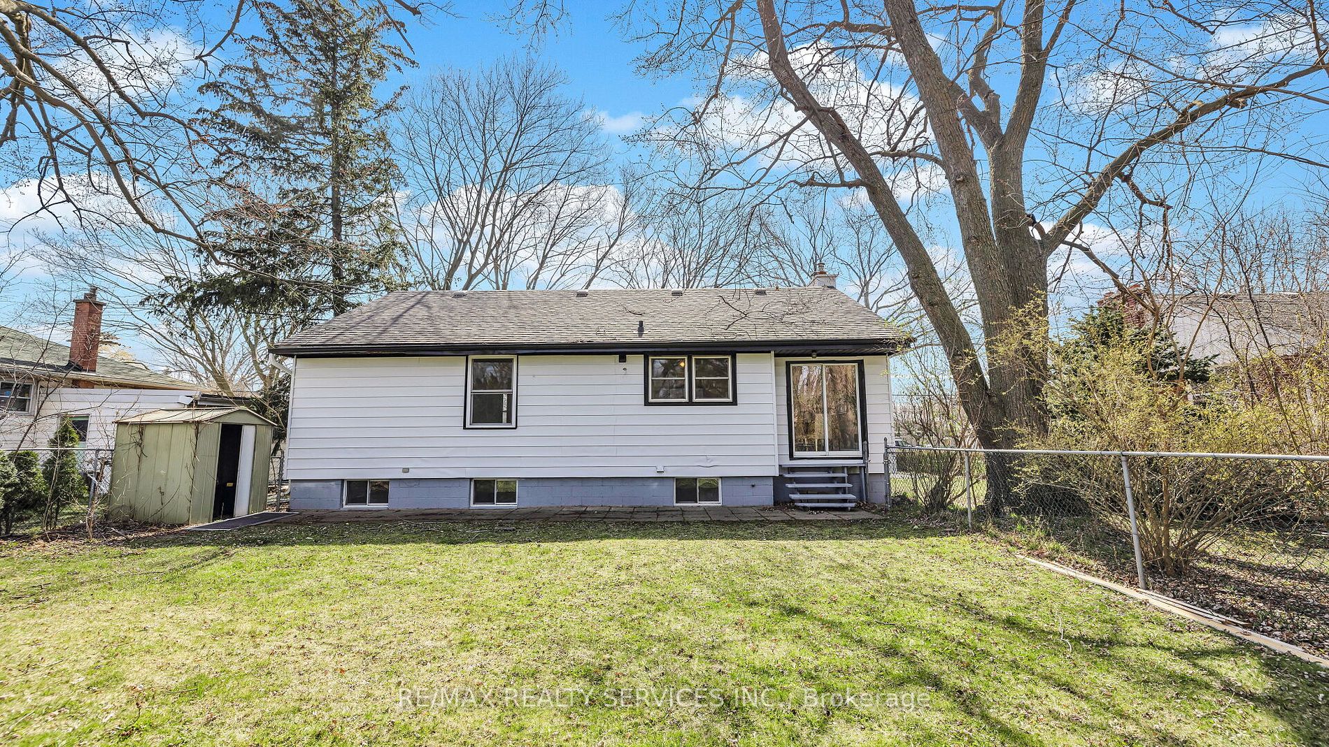 2287 Glenwood School Drive