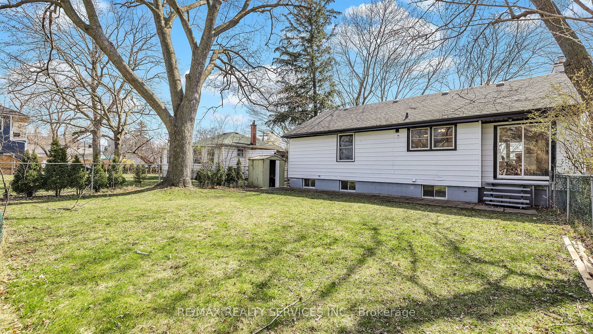 2287 Glenwood School Drive