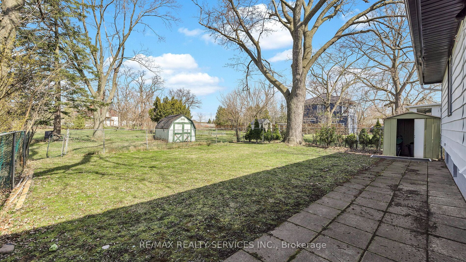 2287 Glenwood School Drive
