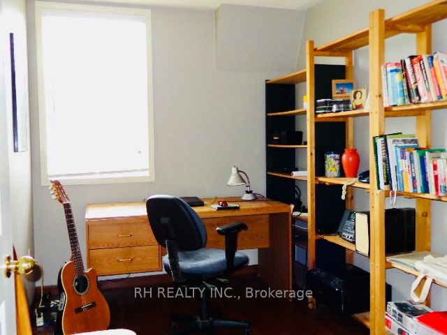 760 Lawrence Ave W, #90