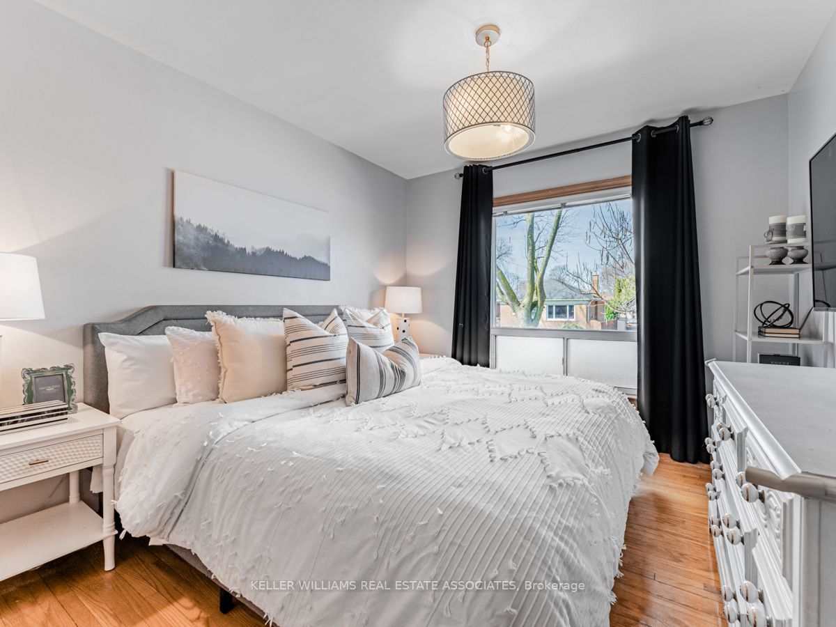 25 Treeview Drive