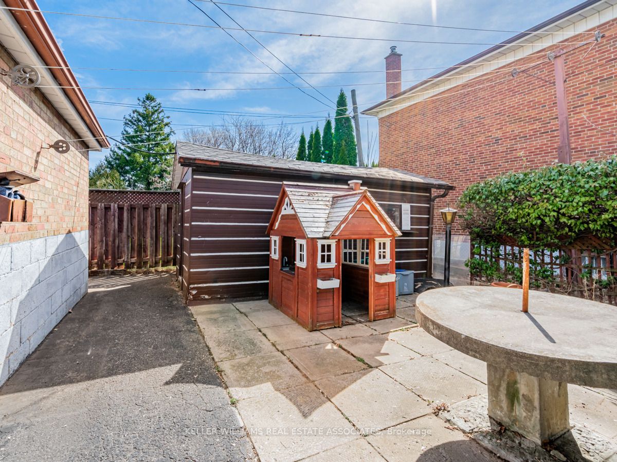 25 Treeview Drive