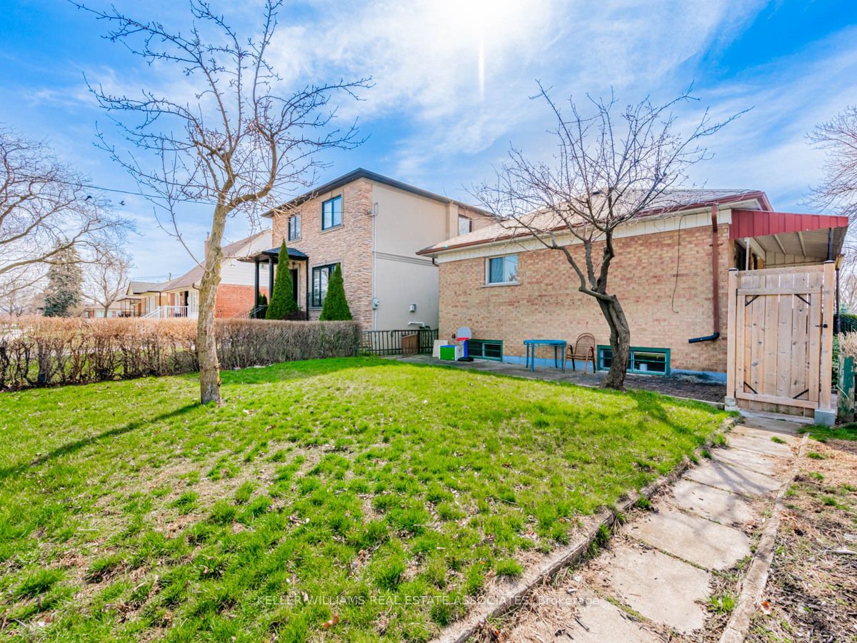 25 Treeview Drive