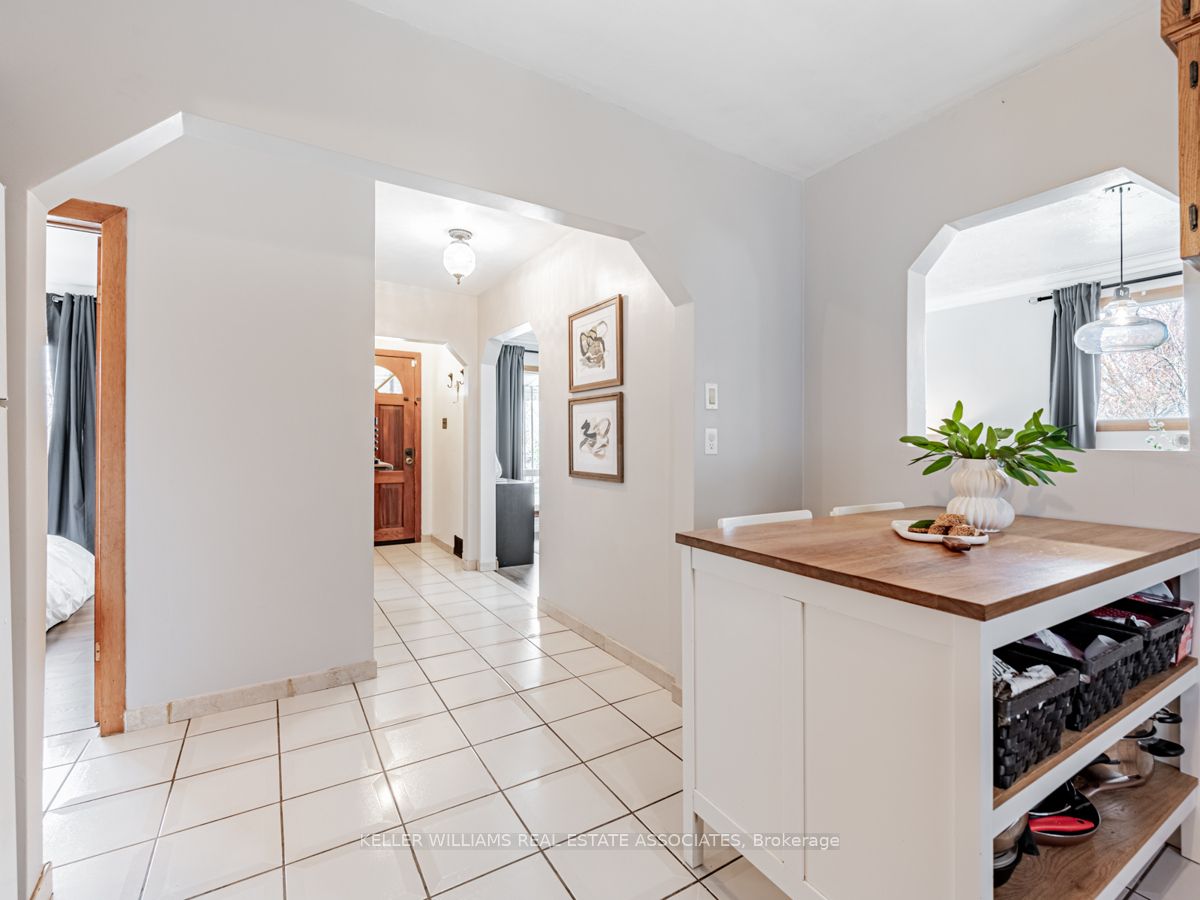 25 Treeview Drive