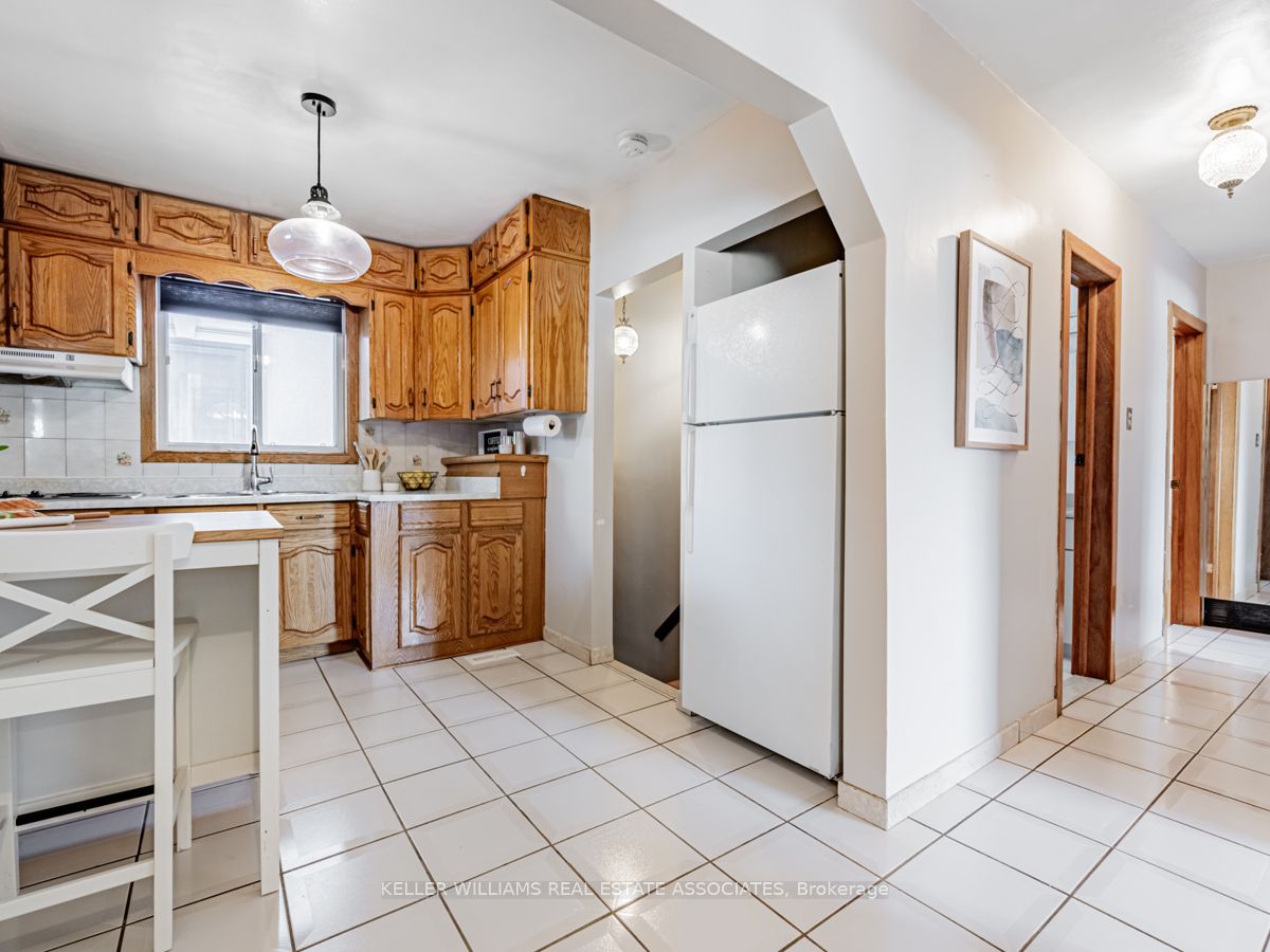 25 Treeview Drive