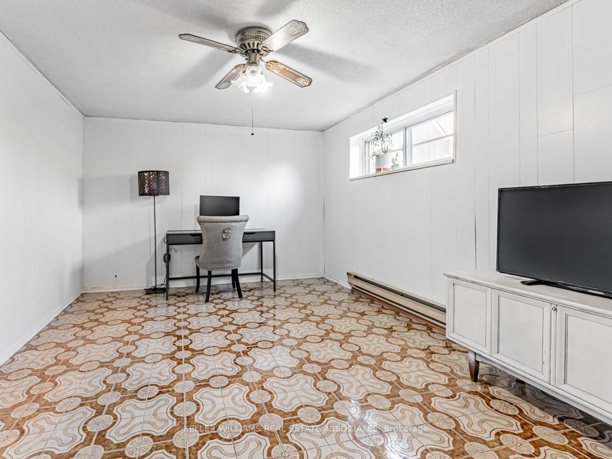 25 Treeview Drive