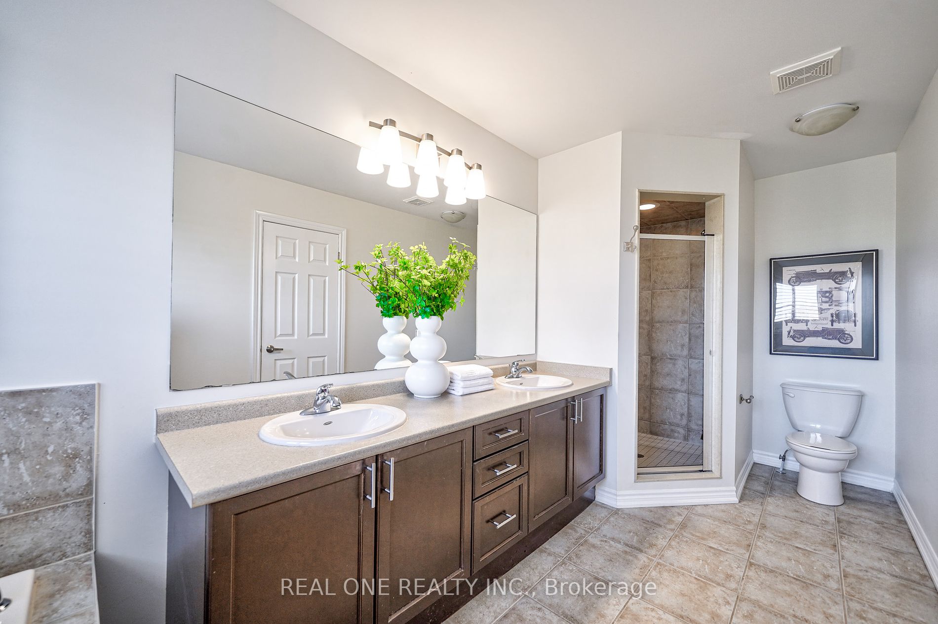 2425 Quetico Crescent
