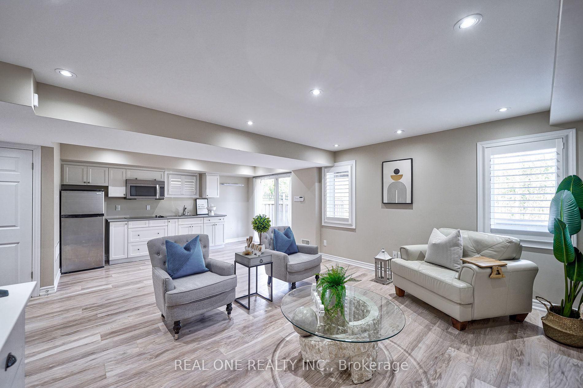 2425 Quetico Crescent