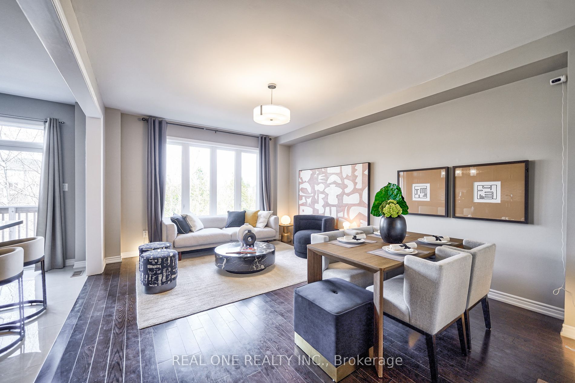 2425 Quetico Crescent