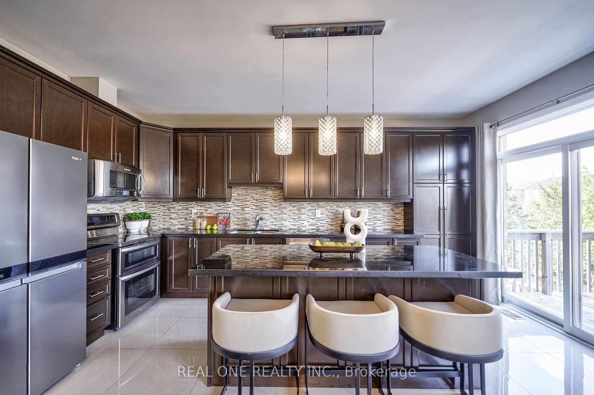 2425 Quetico Crescent