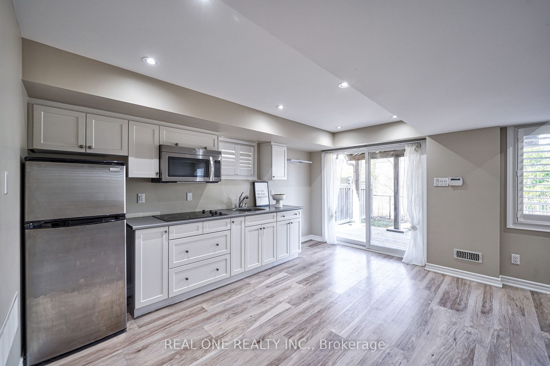 2425 Quetico Crescent