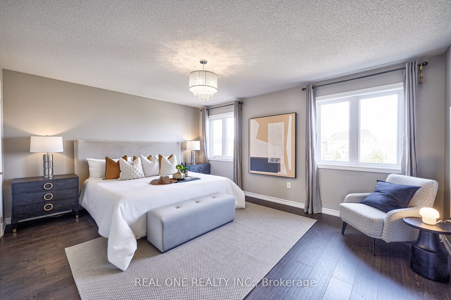 2425 Quetico Crescent