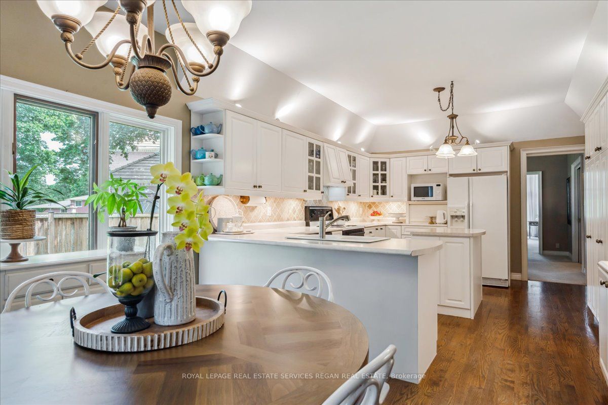 1935 Calgary Court