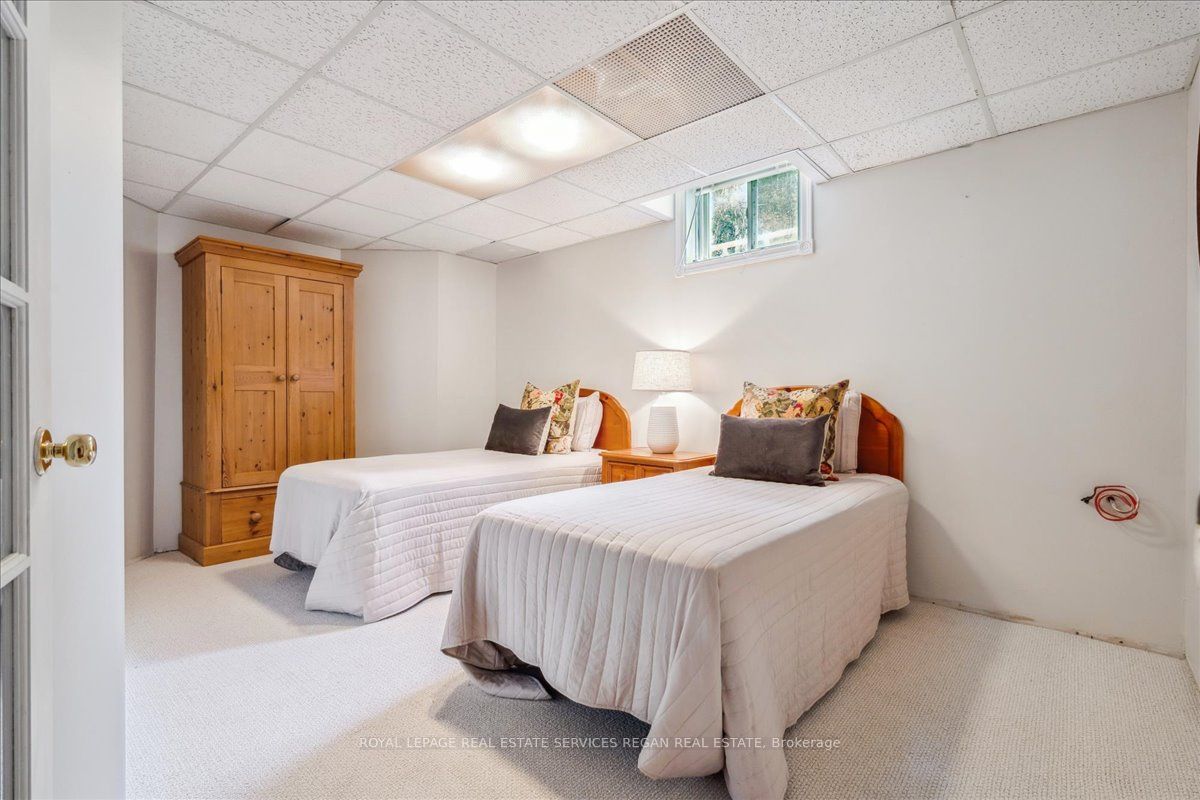1935 Calgary Court