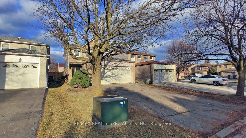 30 Myrtle Crt