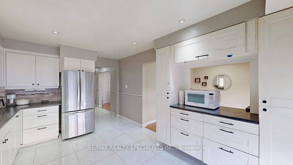 30 Myrtle Crt