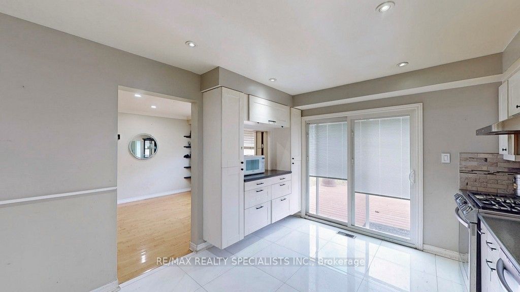 30 Myrtle Crt