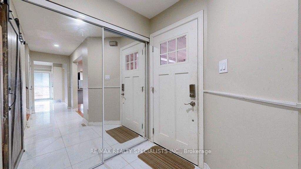 30 Myrtle Crt