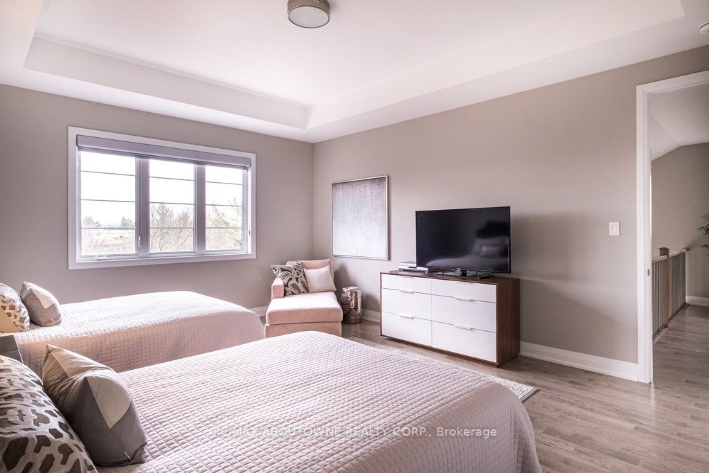 1456 Ford Strathy Crescent