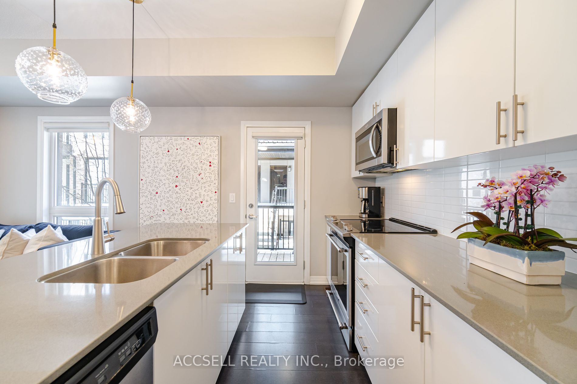 1202 Main Street E #108