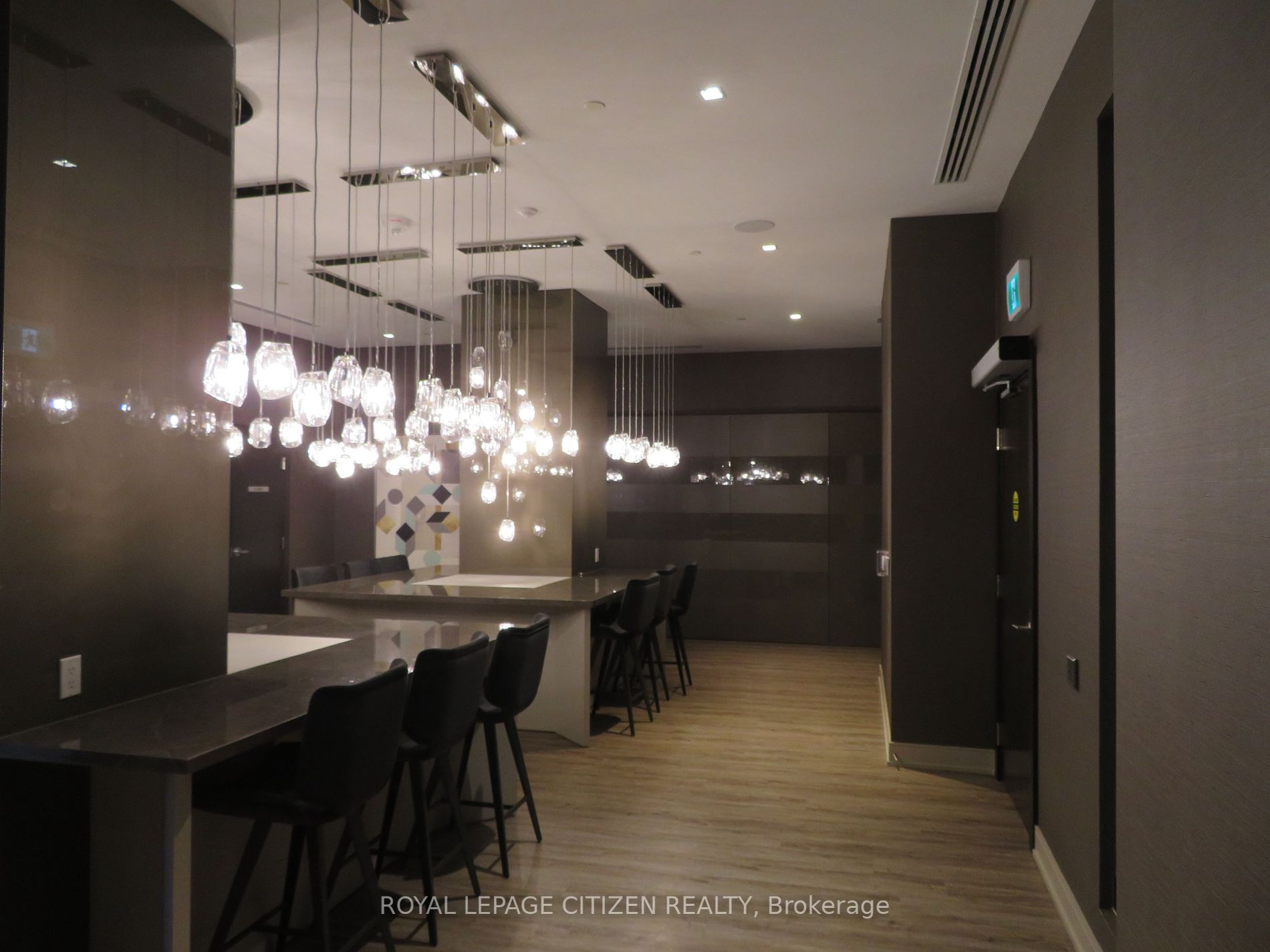8 Nahani Way #3418