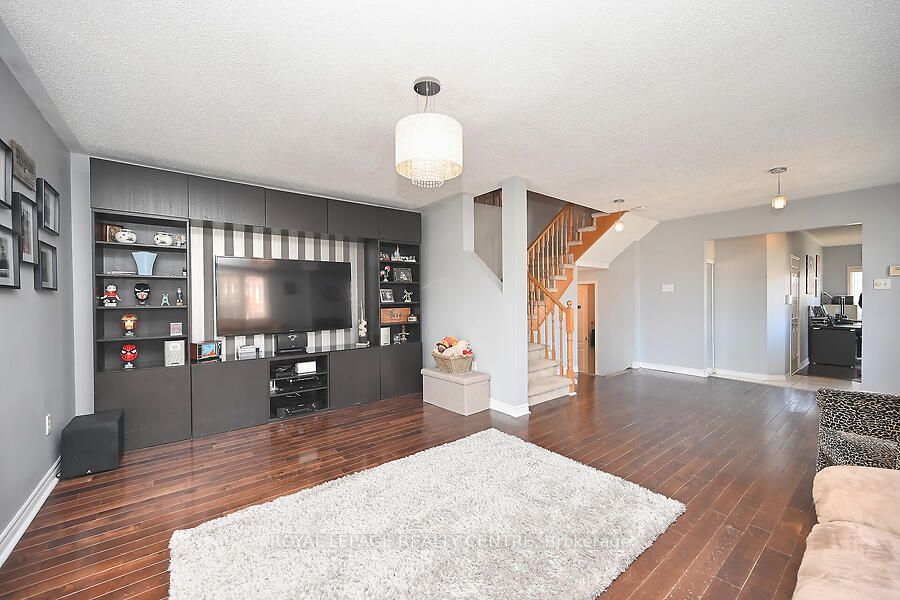 3 Lake Louise Drive