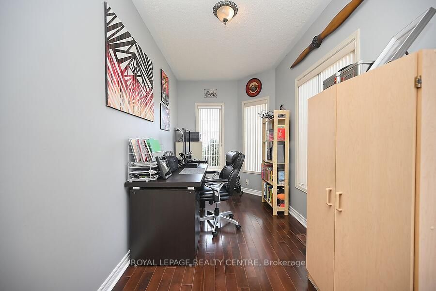 3 Lake Louise Drive