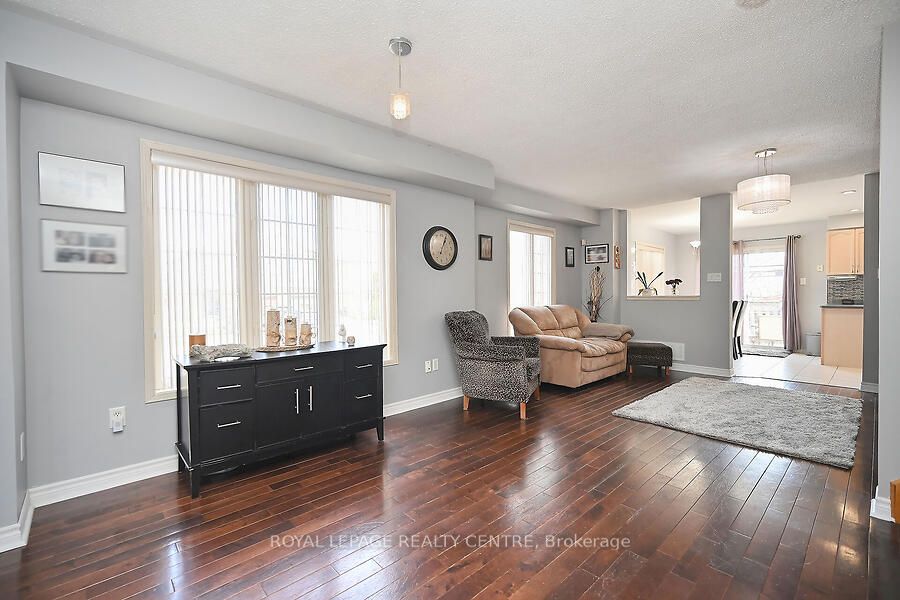 3 Lake Louise Drive