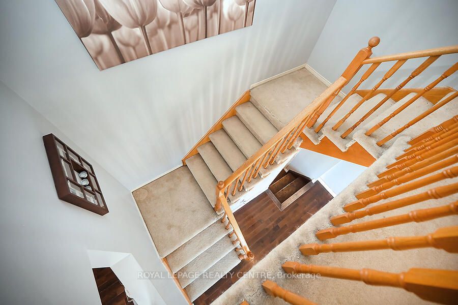 3 Lake Louise Drive