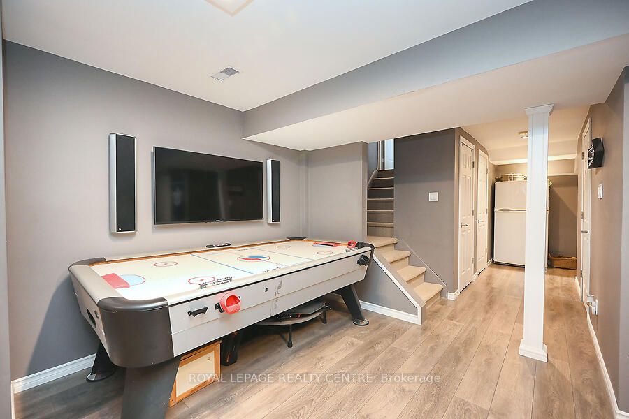 3 Lake Louise Drive