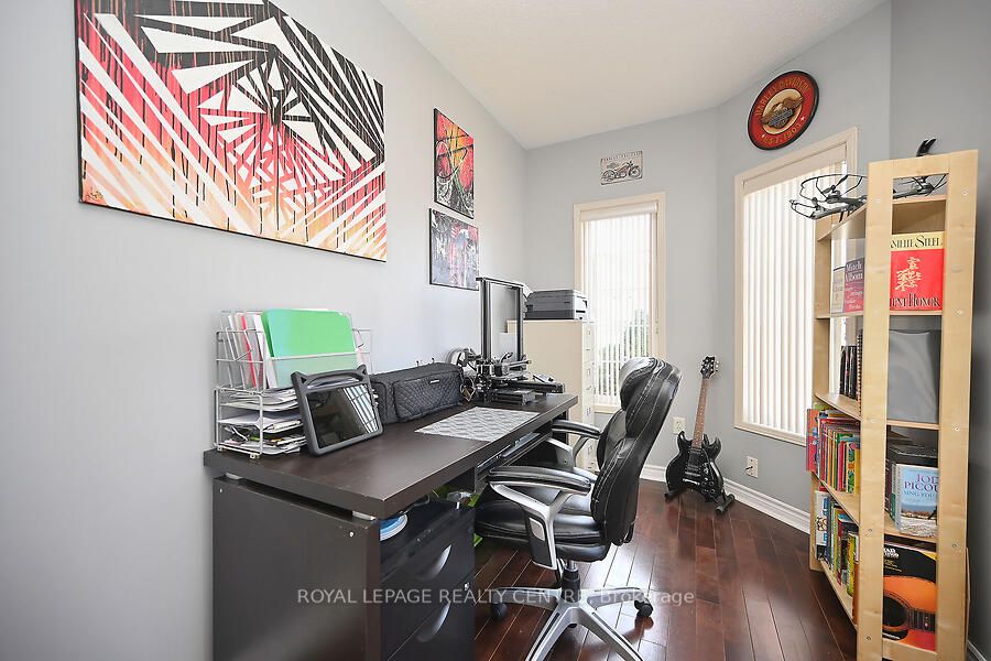 3 Lake Louise Drive