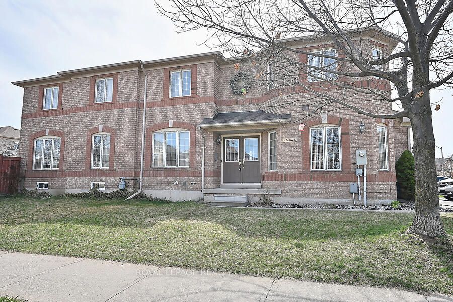 3 Lake Louise Drive