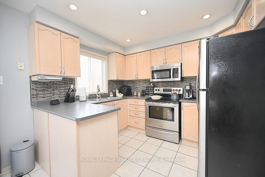 3 Lake Louise Drive