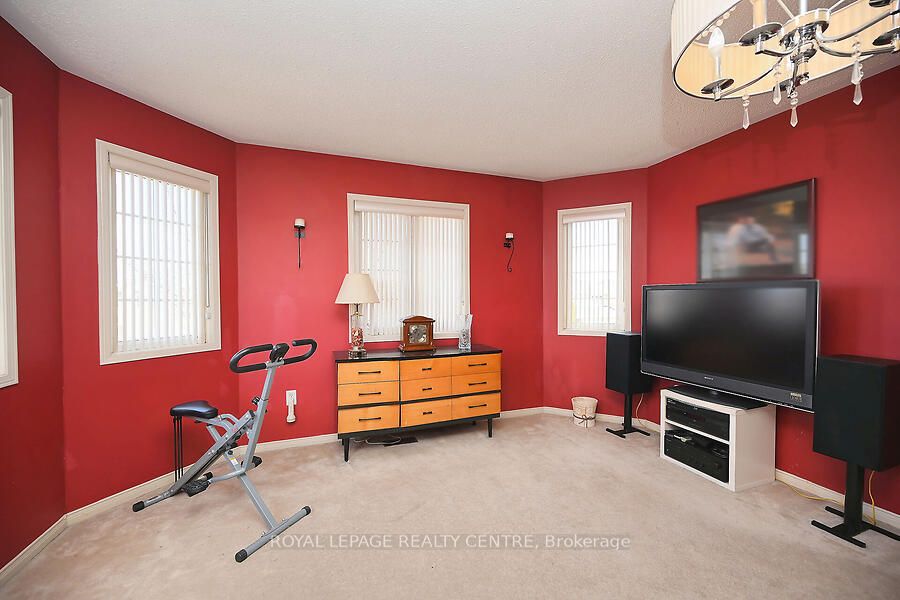 3 Lake Louise Drive